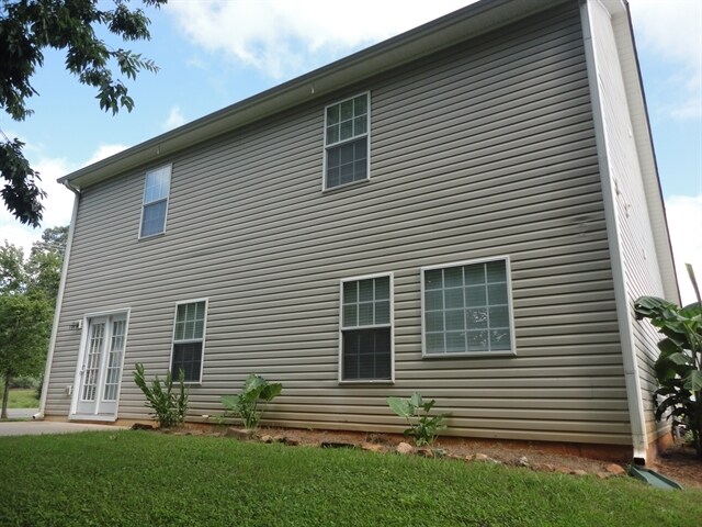 Building Photo - 100 Riley Way