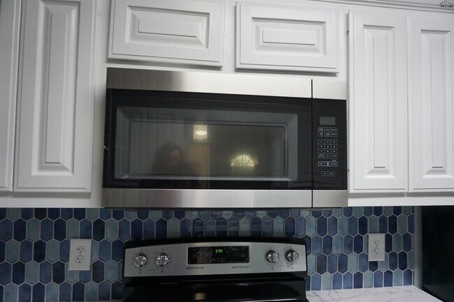 Building Photo - 5216 Brookwood Dr