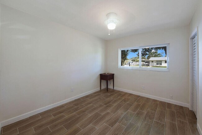 Building Photo - 710 Cayuga St