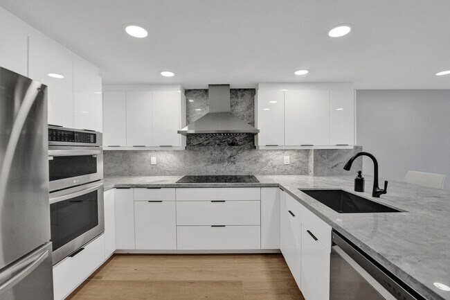 Building Photo - 876 Jeffery St