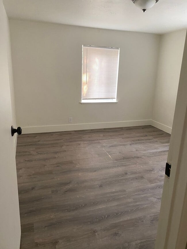 Building Photo - Cute Updated Home Near Shopping and Downtown Chico