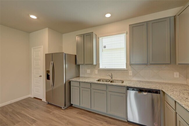 Building Photo - 13856 Goldeye Dr