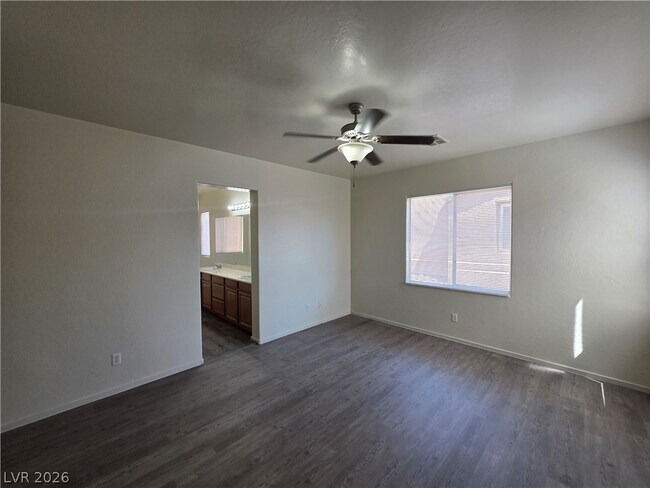 Building Photo - 7510 Perla Del Mar Ave