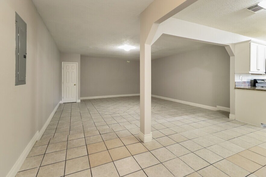 Building Photo - 3035 Cinnamon Glen Dr