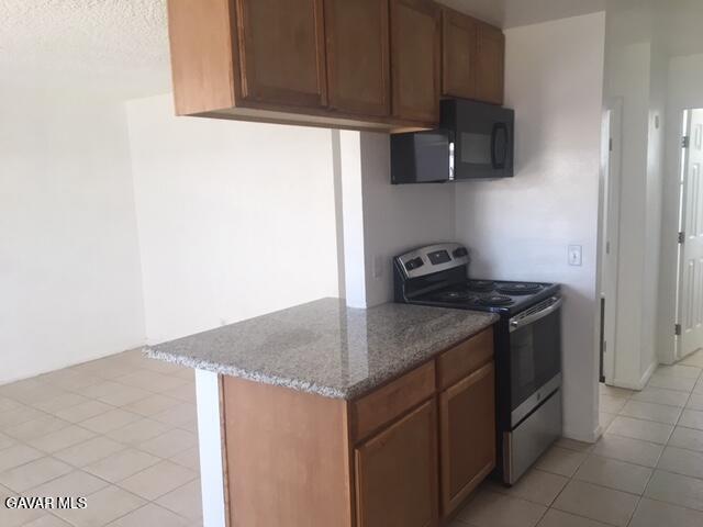 Building Photo - 8124 Peach Ave