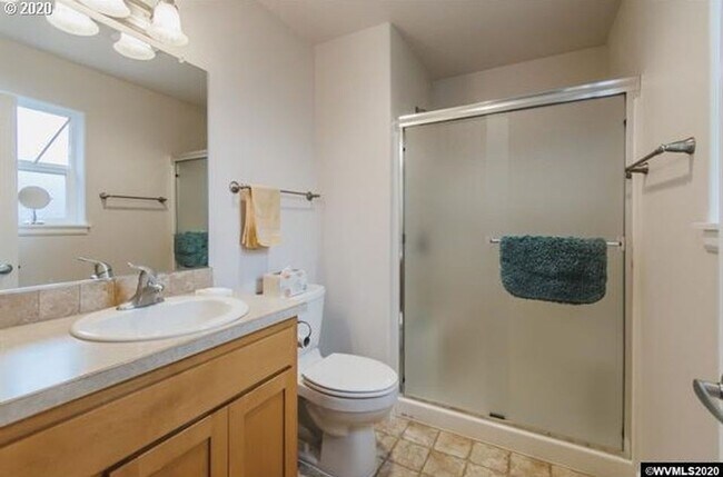 Building Photo - Available Now: Well-kept home on a corner lot in a desired SW neighborhood