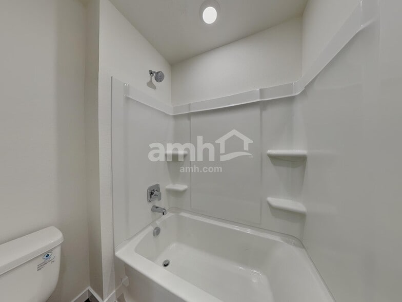 Building Photo - 11669 Logans Rdg Dr