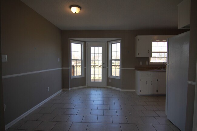 Building Photo - 3 Bedroom Pet Friendly Home For Rent Near ...