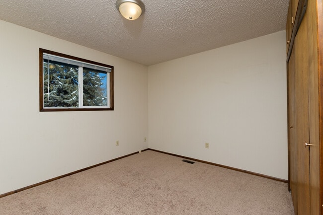 Building Photo - Modern Duplex for rent near Wandermere