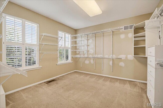 Building Photo - Golf Course Living