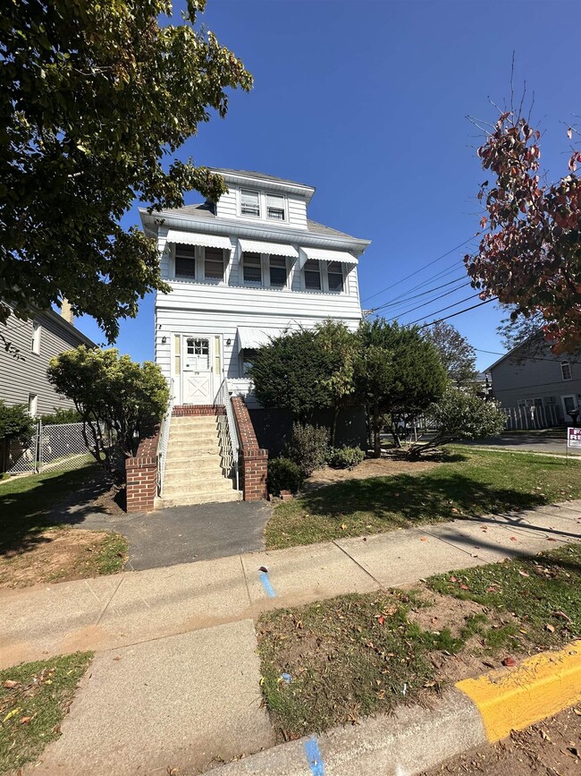 Building Photo - 79 Kipp Ave