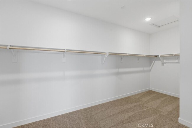 Building Photo - 11647 Saddleback Dr