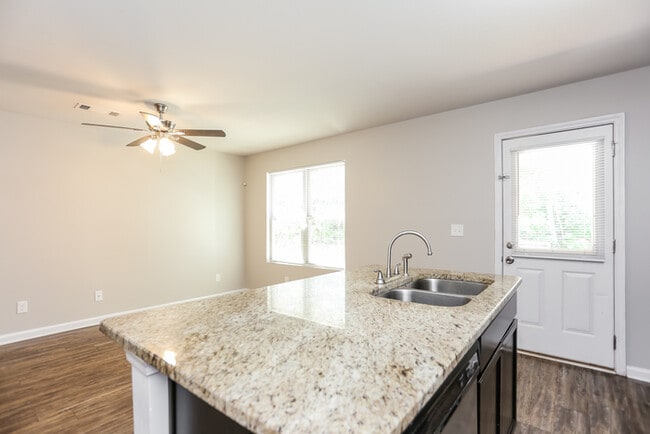 Building Photo - McDonough, GA 3 Bedroom Home