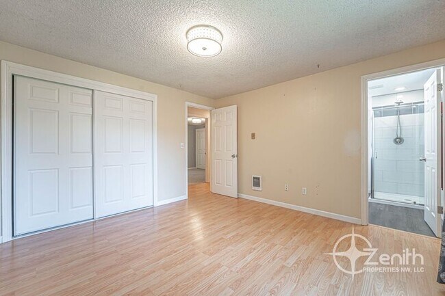 Building Photo - 4213 NE 139th Ave