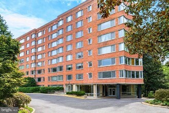 Building Photo - 4200 Cathedral Ave NW