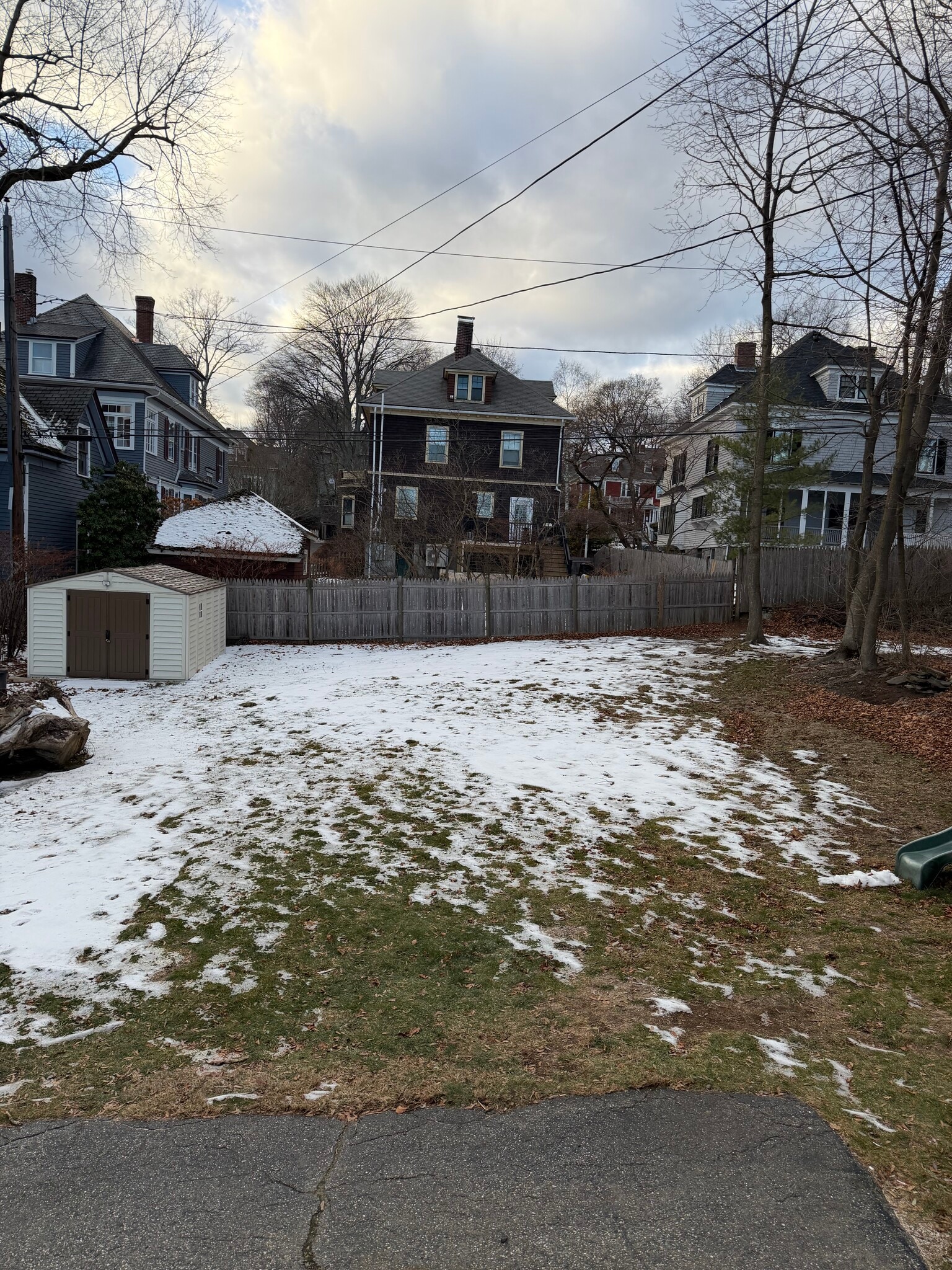 Building Photo - 24 Lee St