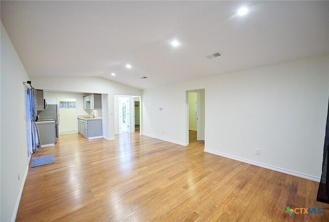 Building Photo - 919 Southside Dr