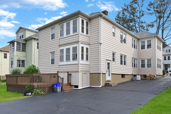 Building Photo - 25 Lancaster Rd