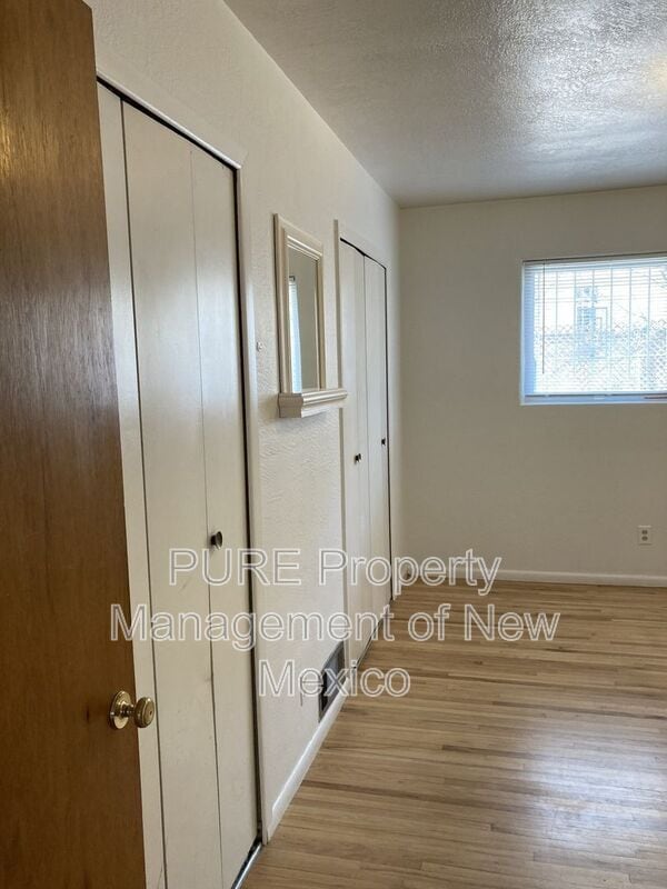 Building Photo - 712 Cagua Dr NE