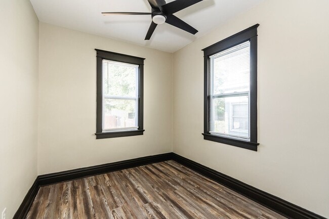 Building Photo - Beautiful Renovated 2 Bed 1 Bath Home