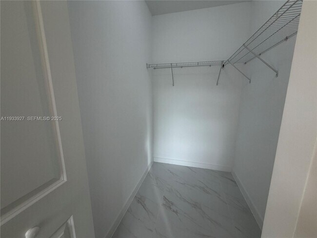 Building Photo - 2306 E 4th Ave