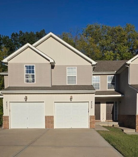 Building Photo - Beautiful 2 Bedroom Townhome in North Kans...
