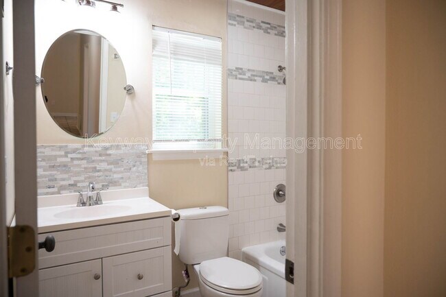 Building Photo - 2841 Pheasant Dr