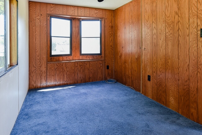 Building Photo - 16 Hilltop Dr