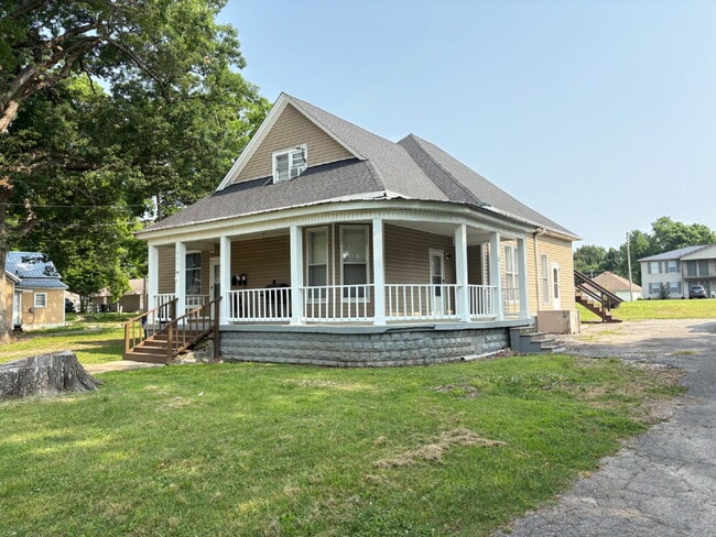 Primary Photo - 207 Church St