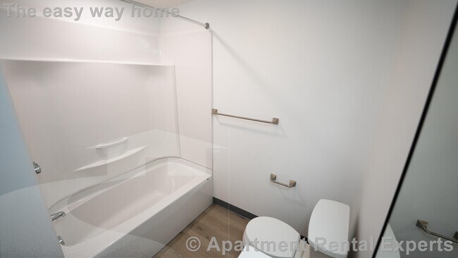 Building Photo - 301-303 Boston Ave Unit #3