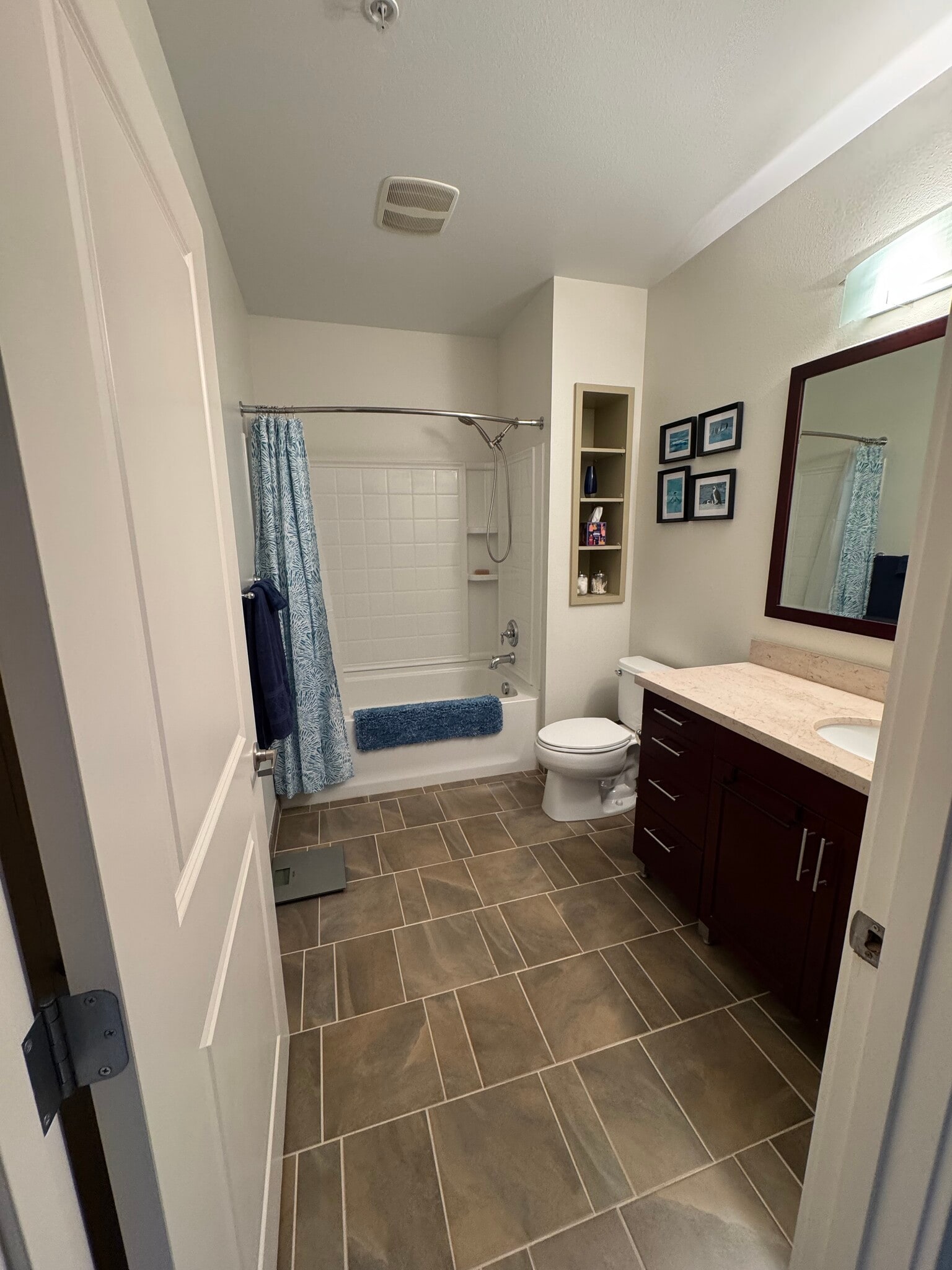 guest bathroom - 190 Harbor Sq Loop NE