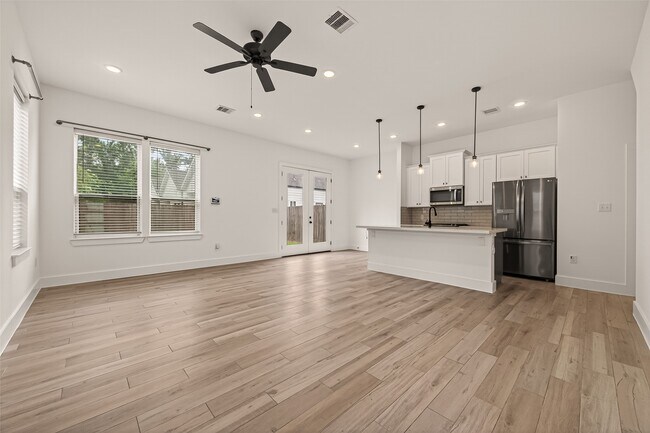 Building Photo - 5206 Firnat St