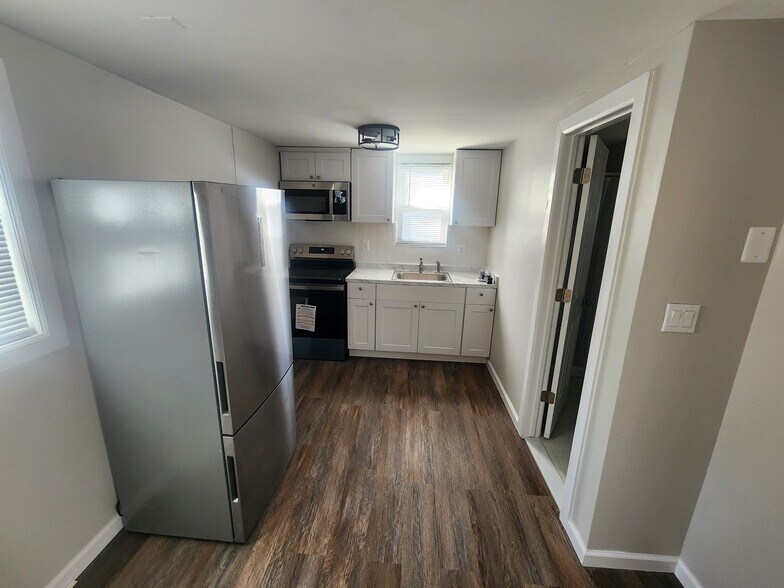 Building Photo - 82 Seaside Ave