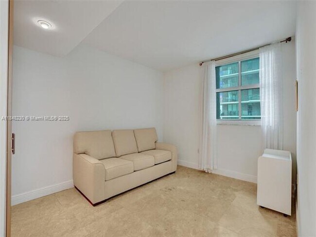Building Photo - 1250 S Miami Ave