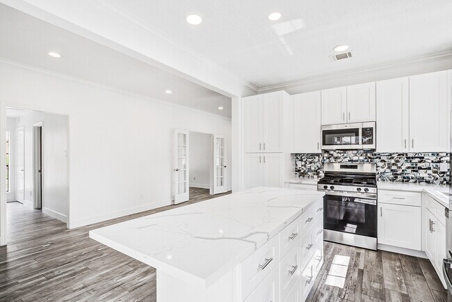 Building Photo - 14507 Sycamore Lake Rd