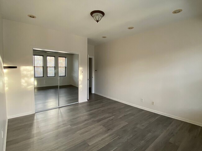 Main Bedroom - 2060 W Fargo Ave