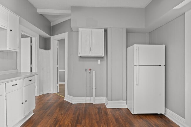 Building Photo - 1319 Maple St