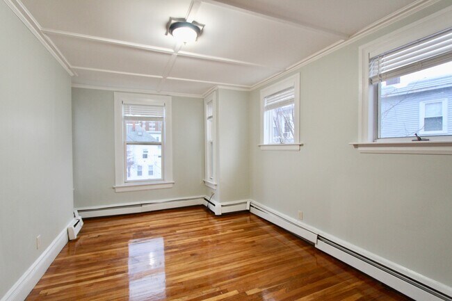 Building Photo - 123 Washington St