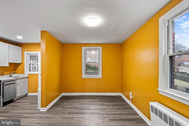 Building Photo - 2412 18th St SE