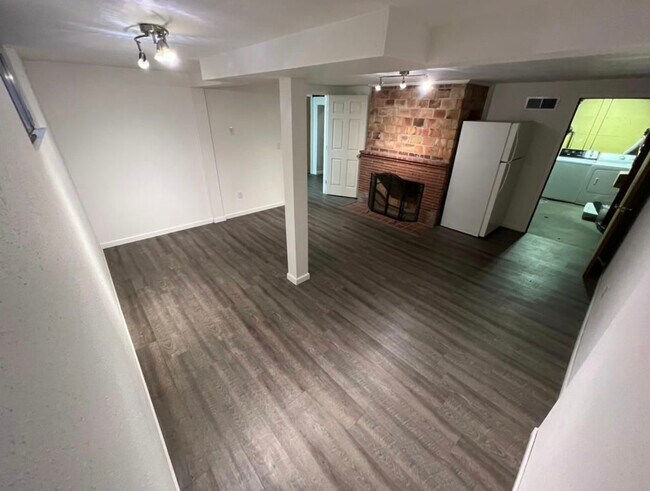 Building Photo - 14517 Sunnyside Ave N