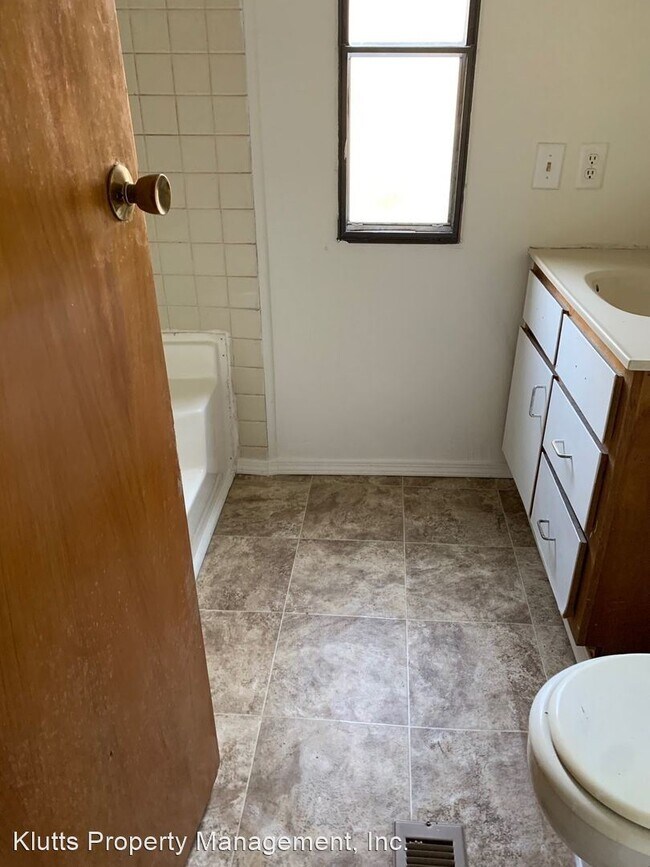 Building Photo - 2 br, 1.5 bath House - 608 John Fraley Drive