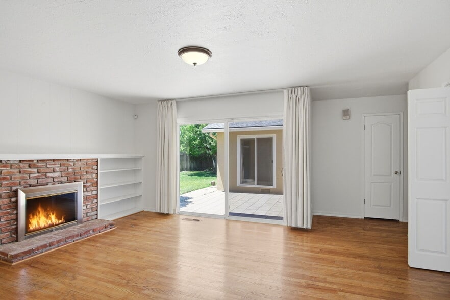 Building Photo - 360 Hanover Ave