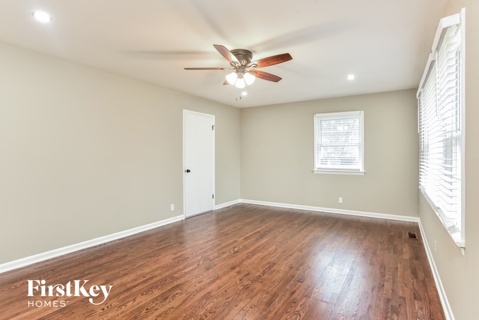 Building Photo - 441 Northern Rd