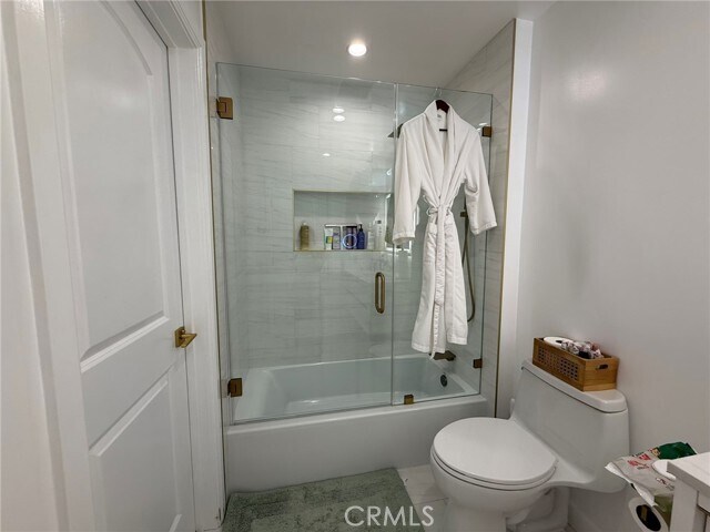 Building Photo - 22139 Burbank Blvd