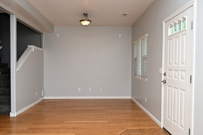 Building Photo - 487 W 1490 N