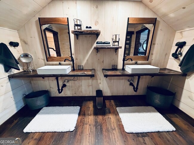 Building Photo - 85 Dixieland Ln