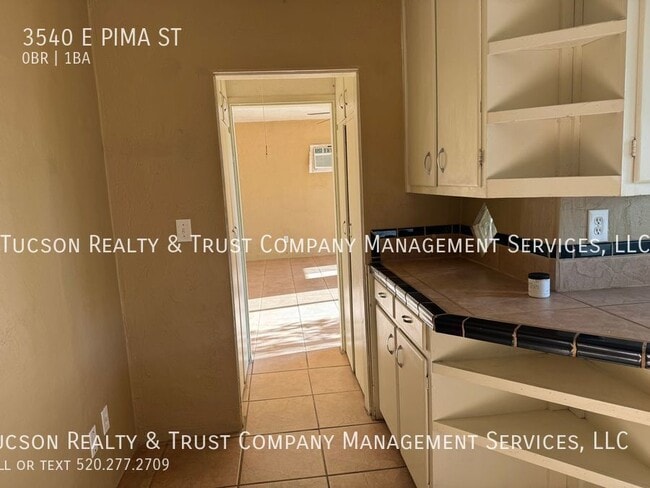 Building Photo - 3540 E Pima St