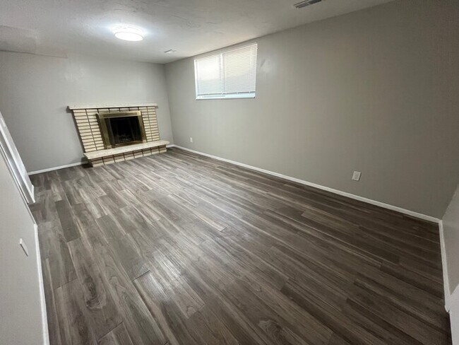 Building Photo - Remodeled Taylorsville 5 Bedroom!