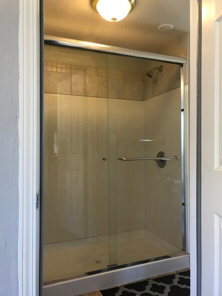 Shower Stall - 3586 Sanford St
