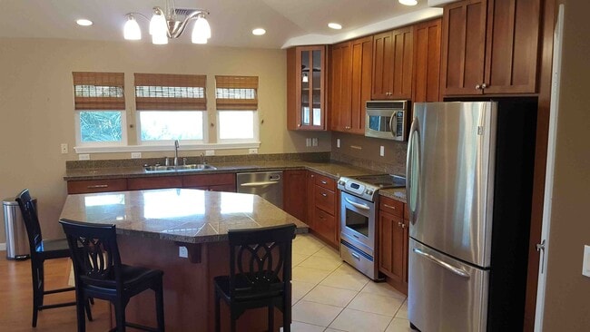 Building Photo - Spacious Home Close to Beaches, Shopping and More in South Maui!